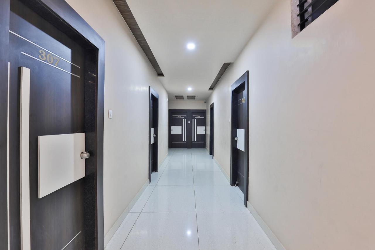 Oyo 18807 Vrajbhoomi Hotell Somnāth Exteriör bild