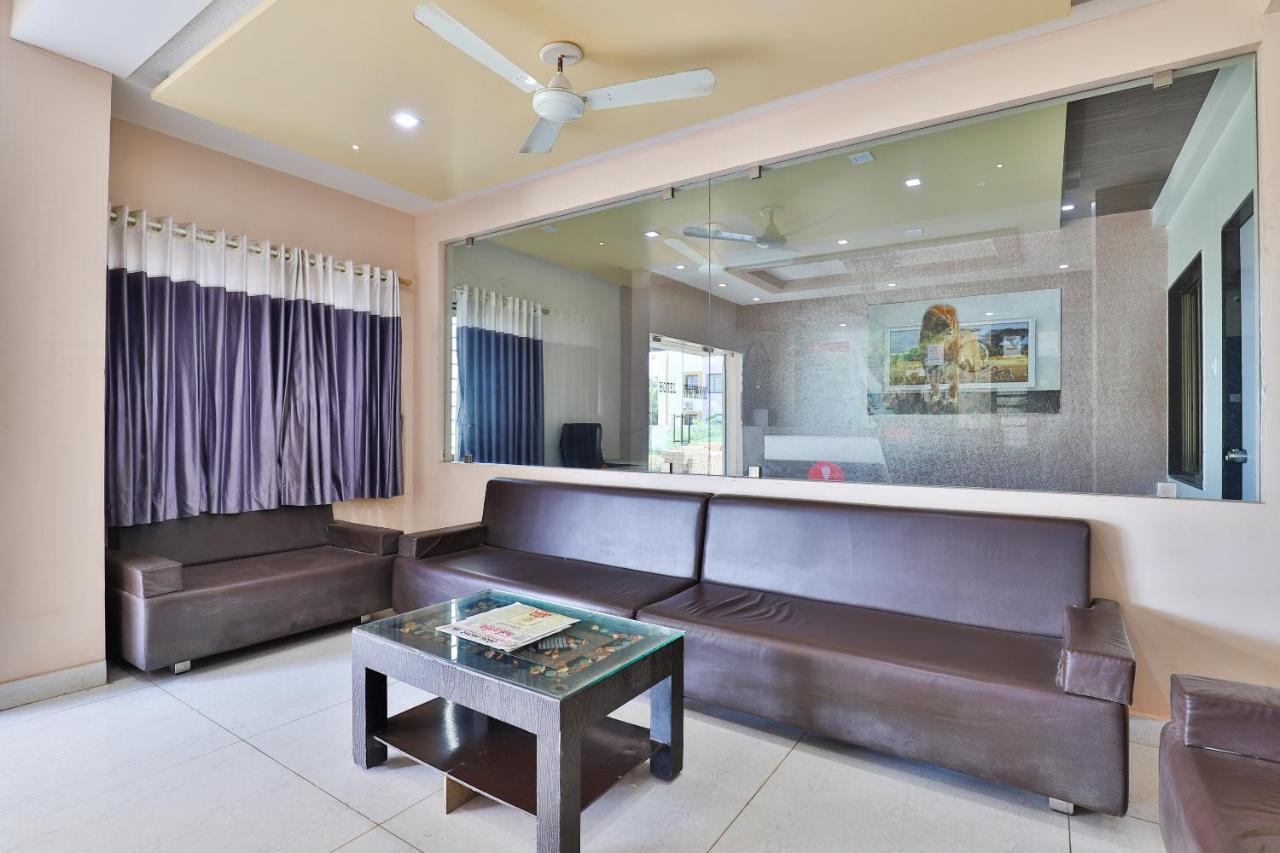 Oyo 18807 Vrajbhoomi Hotell Somnāth Exteriör bild